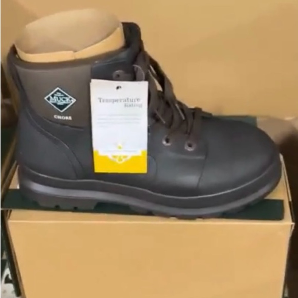 Muck boots size 9 men’s warm new in box!